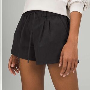 LAST DAY Lululemon Stroll at Sundown Short 6